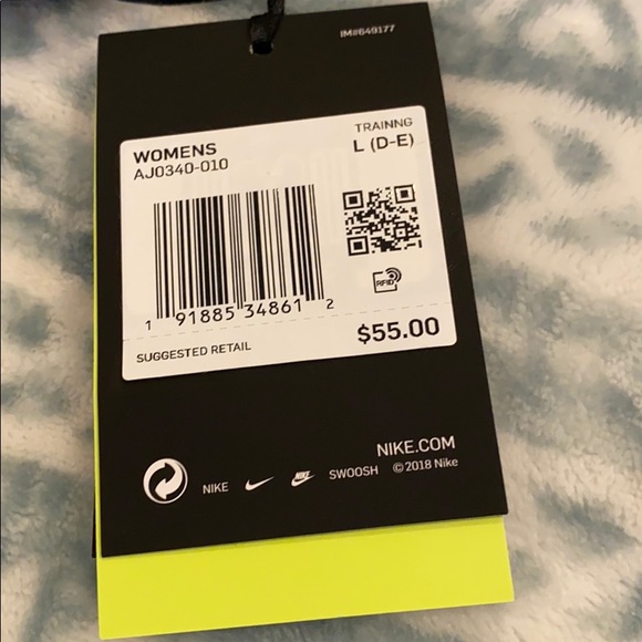 NIKE women’s alpha bra - Picture 8 of 10